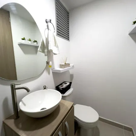 Apartment Cozy And Close To The Airport
