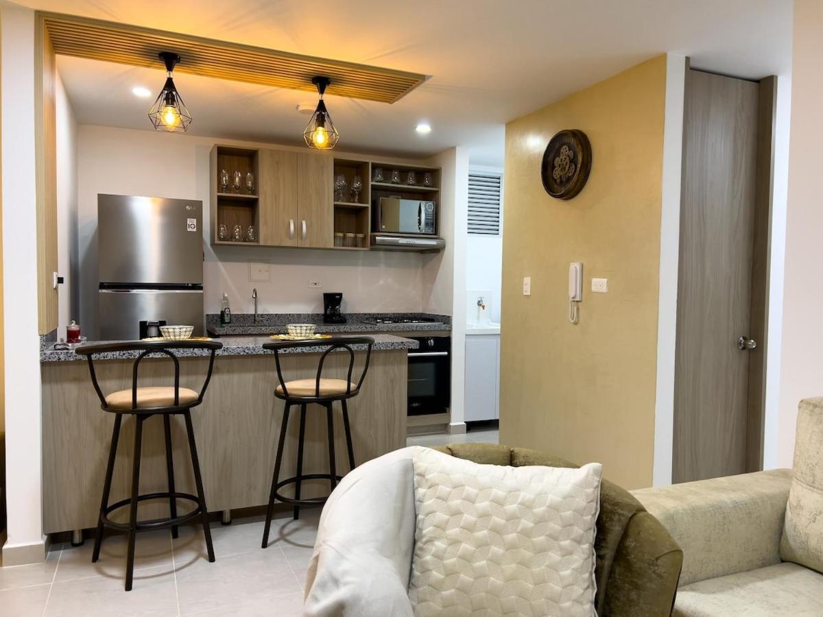 Cozy And Close To The Airport